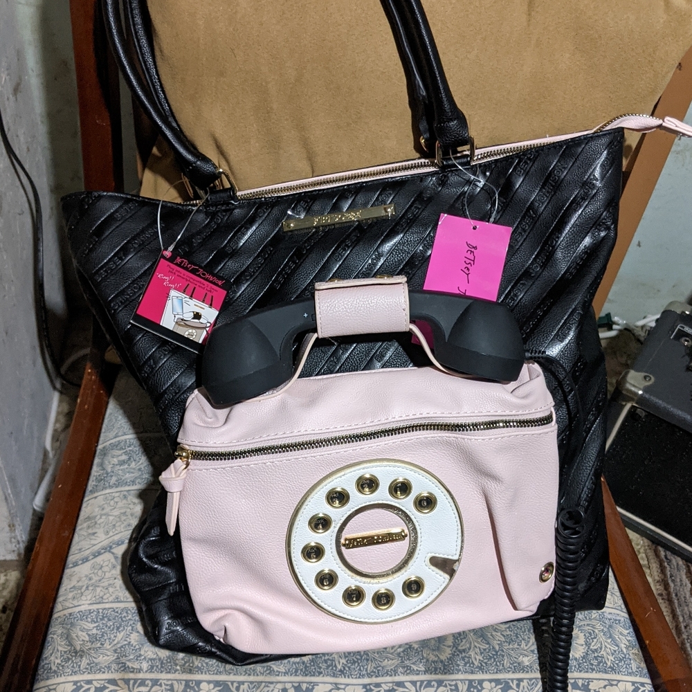 Betsey Johnson kitsch phone tote - Picture 1 of 16